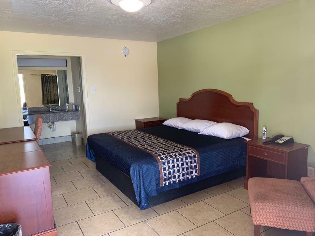 Texas Inn Бомонт Екстериор снимка