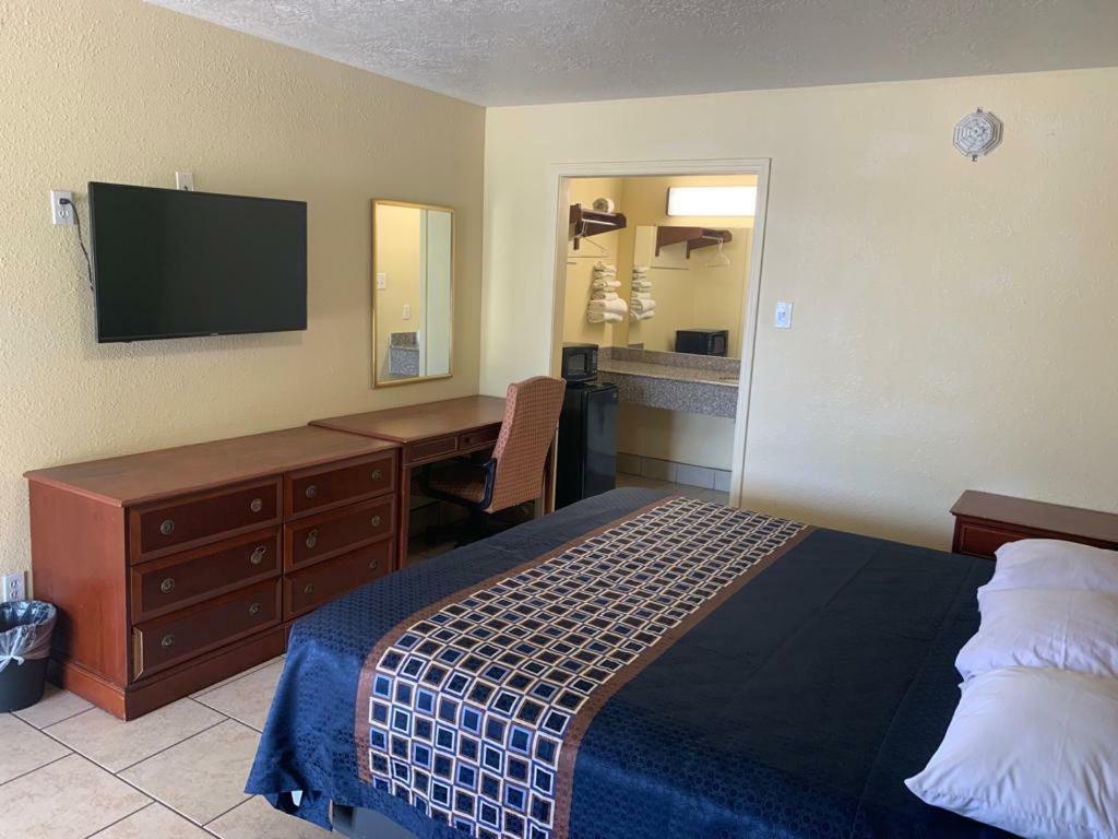 Texas Inn Бомонт Екстериор снимка
